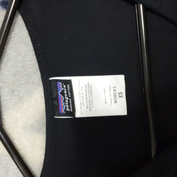 Patagonia Short Sleeve Black Dress - Picture 5 of 5